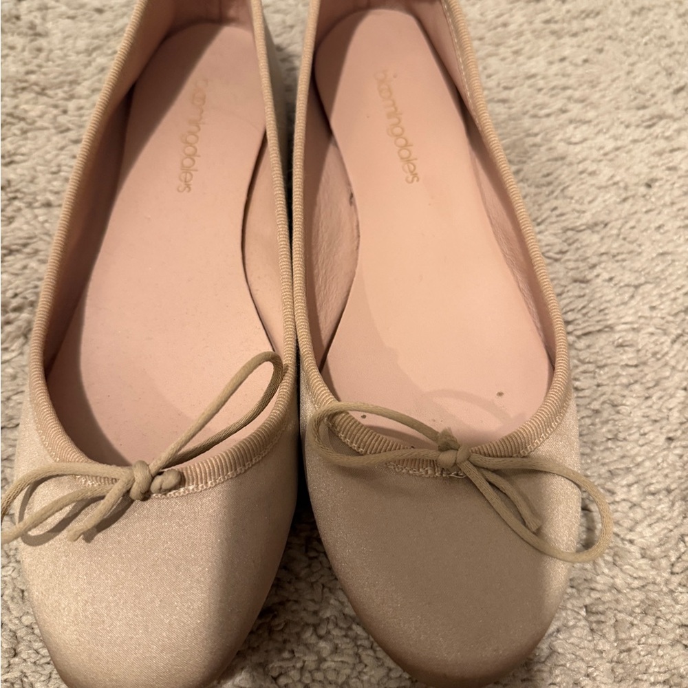 Bloomingdale’s Women's Cream Ballet Flats